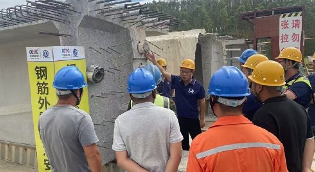 廣西橫欽高速公路第四總監(jiān)辦組織T梁張拉、壓漿技術(shù)再交底