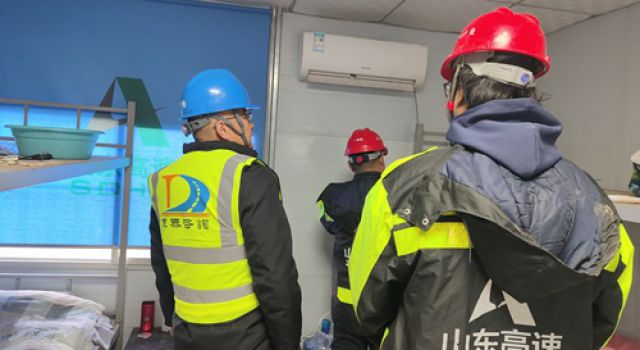 濟(jì)微高速一駐地辦組織開(kāi)展11月份安全環(huán)保專項(xiàng)檢查