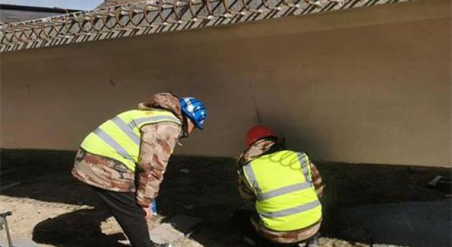 川藏公路G318線提質(zhì)改造項(xiàng)目左貢過境段進(jìn)行二十米箱梁靜荷載試驗(yàn)