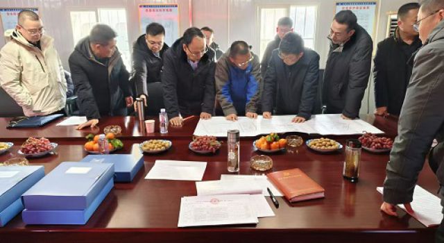 寧夏公路管理中心對國道629線中衛(wèi)至下小河段公路工程項目進行年終考核檢查